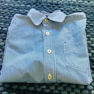Boys Gap dress shirt s 6-7 pinstripe